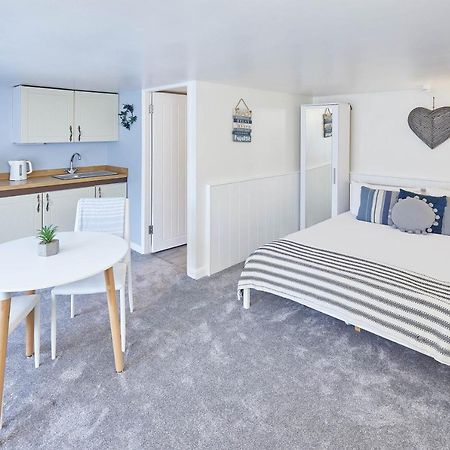Host & Stay - Princess Place Studio Whitby Exterior photo