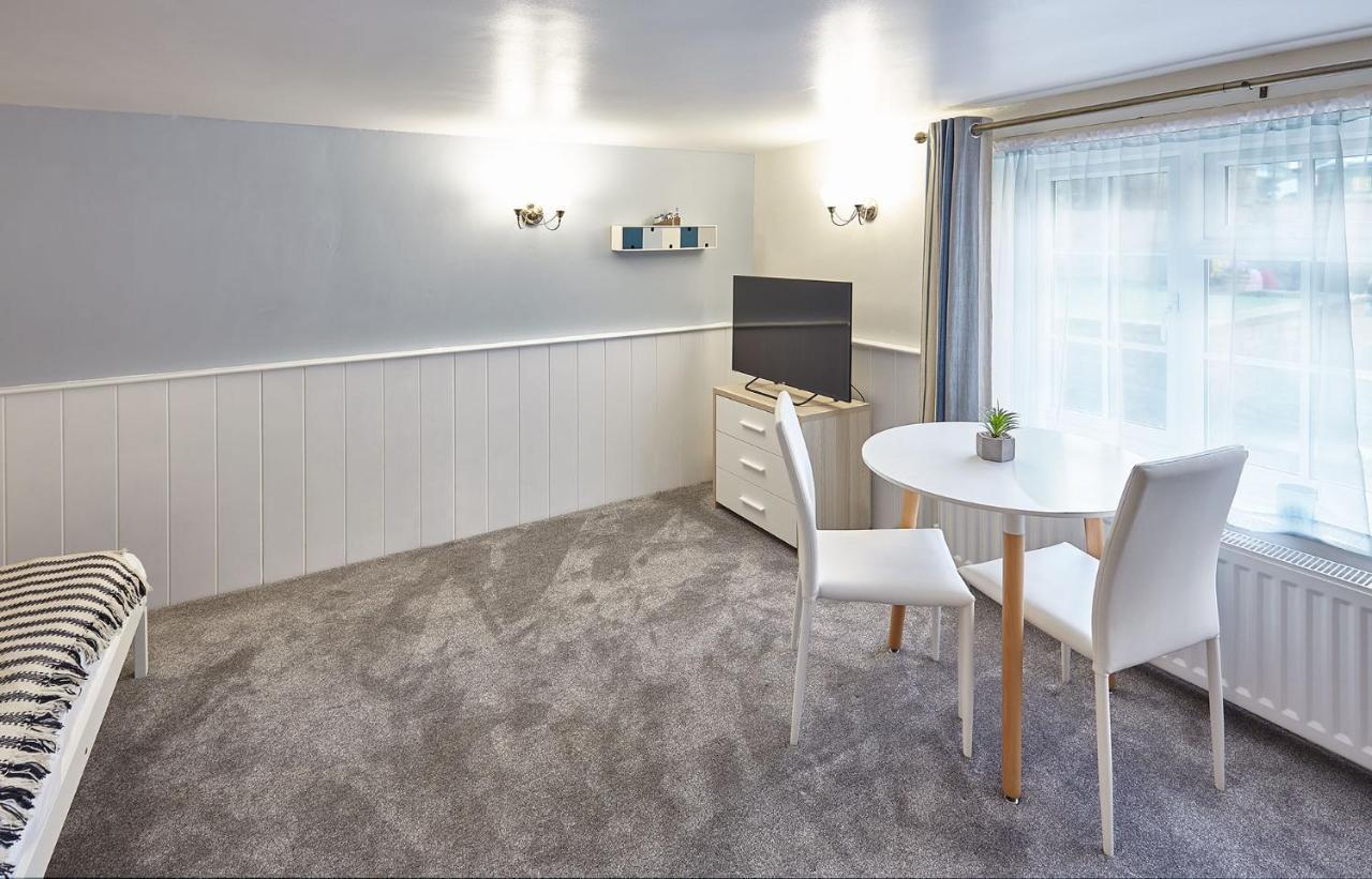 Host & Stay - Princess Place Studio Whitby Exterior photo